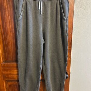 Women’s universal thread joggers